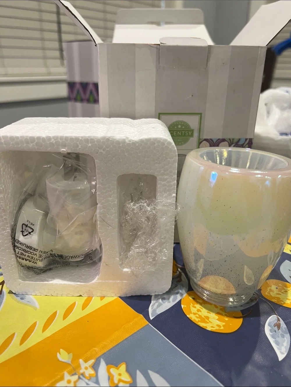 Scentsy Iridescent Ceramic Wax Warmer - Pearl White